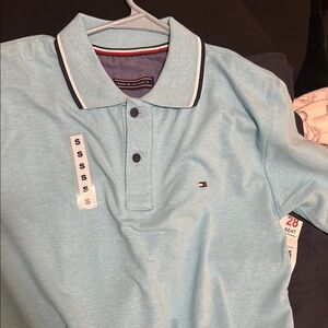 Tommy Hilfiger Blue Polo Shirt with Classic Collar and Textured Fabric